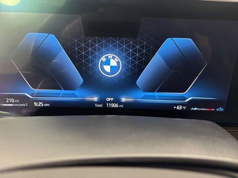 Certified 2025 BMW X7 xDrive40i w/ M Sport Package image 14