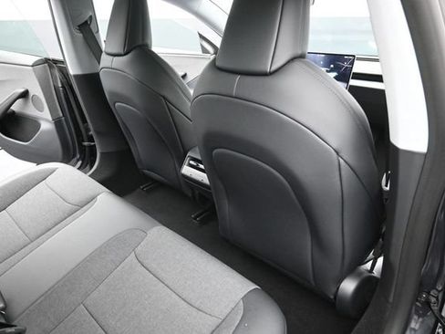 Used 2025 Tesla Model 3 RWD image 2
