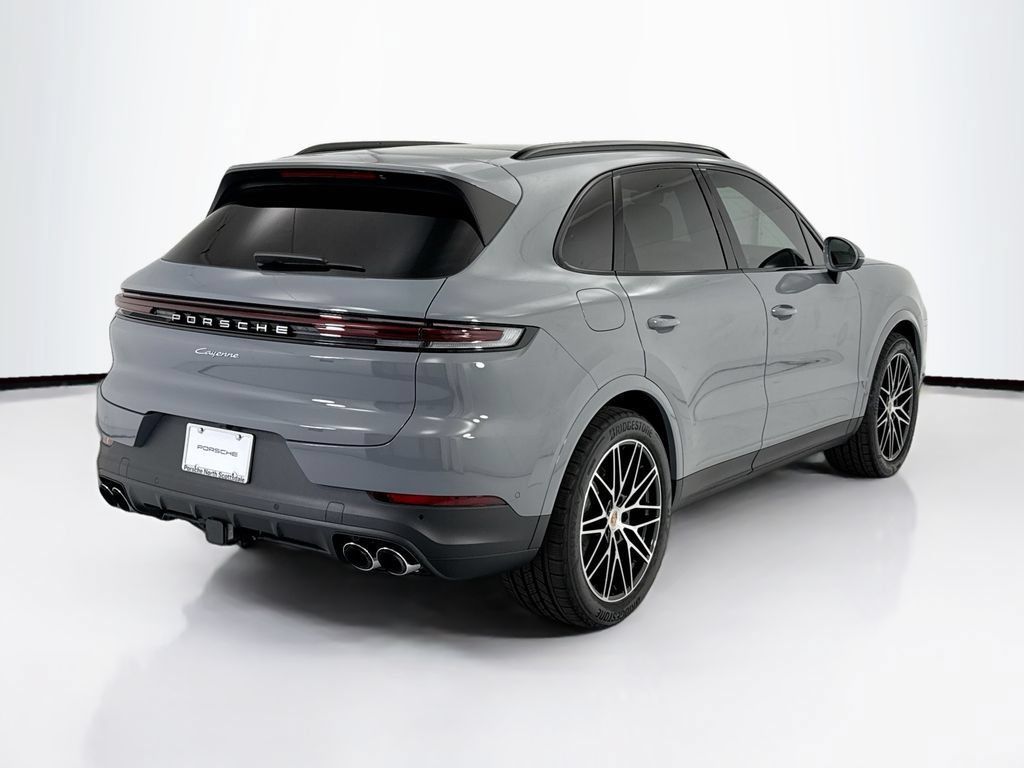 Used 2026 Porsche Cayenne AWD/4WD image 7