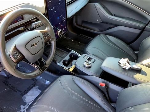 Used 2021 Ford Mustang Mach-E Premium image 12