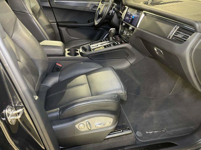 Certified 2023 Porsche Macan GTS AWD/4WD image 22