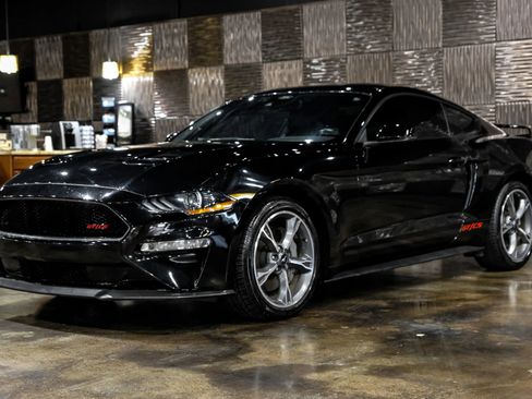 Used 2022 Ford Mustang GT Premium w/ Equipment Group 401A RWD image 4