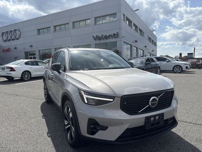 Certified 2025 Volvo XC40 B5 Plus