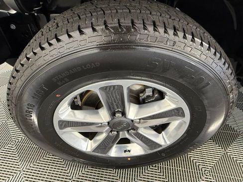 Used 2019 Jeep Wrangler Unlimited Sahara image 22