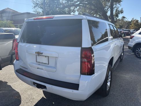 Used 2018 Chevrolet Suburban LT image 7