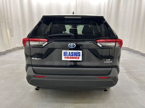 Used 2024 Toyota RAV4 LE AWD/4WD image 27