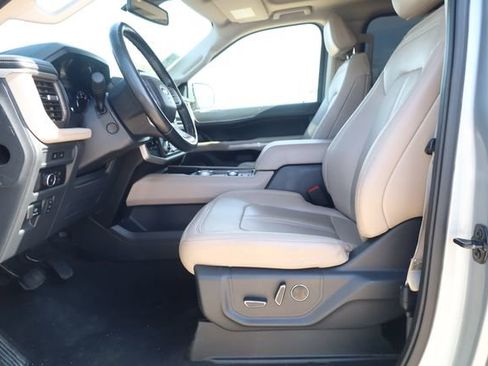 Used 2023 Ford Expedition Limited image 13