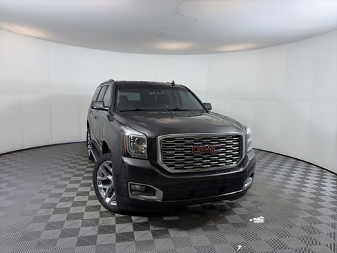 Used 2018 GMC Yukon Denali image 1