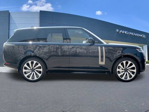 Used 2026 Land Rover Range Rover SE AWD/4WD image 8