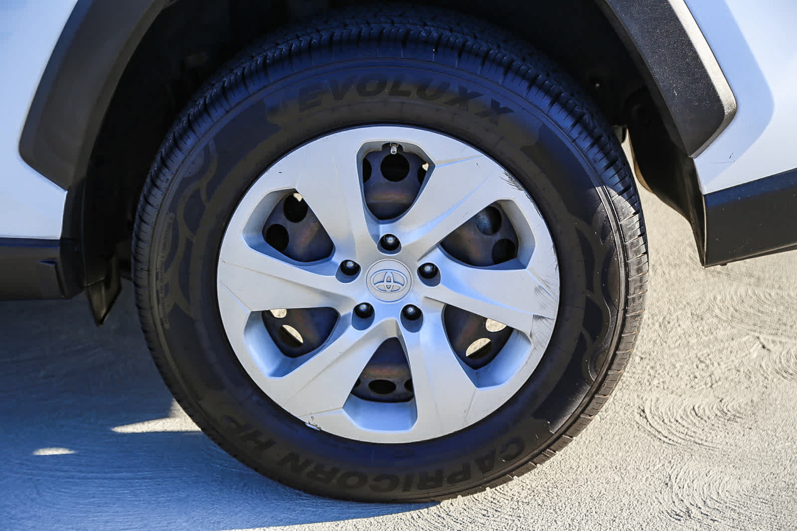 Used 2019 Toyota RAV4 LE w/ Carpet Mat Package AWD/4WD image 9