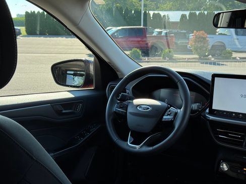 Used 2023 Ford Escape Active w/ Tech Pack #1 AWD/4WD image 17