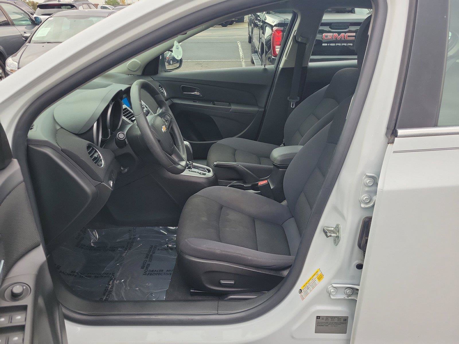 Used 2016 Chevrolet Cruze LT FWD image 15