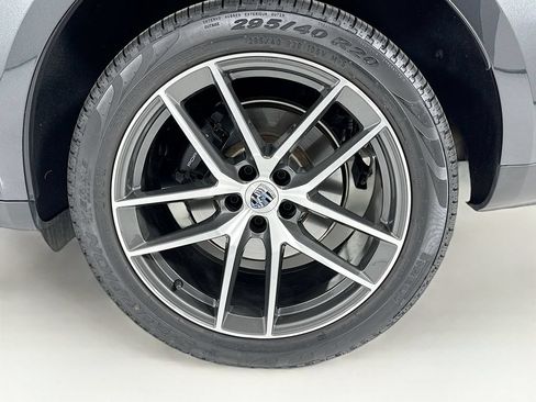 Certified 2025 Porsche Macan AWD/4WD image 35