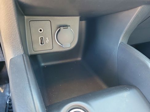 Certified 2025 Nissan Kicks Play S image 30