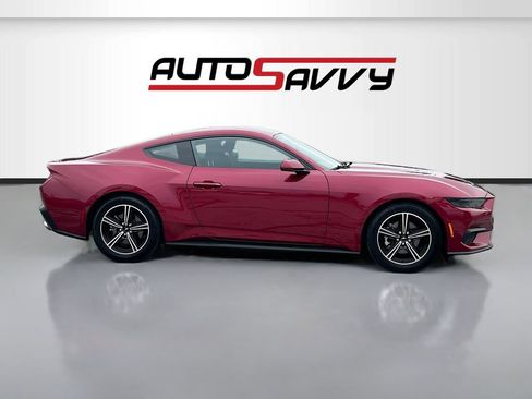 Used 2025 Ford Mustang Coupe RWD image 8