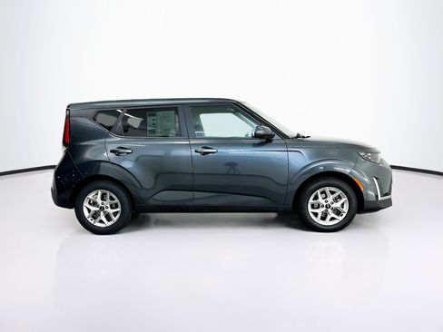 Used 2025 Kia Soul LX w/ LX Technology Package FWD image 10