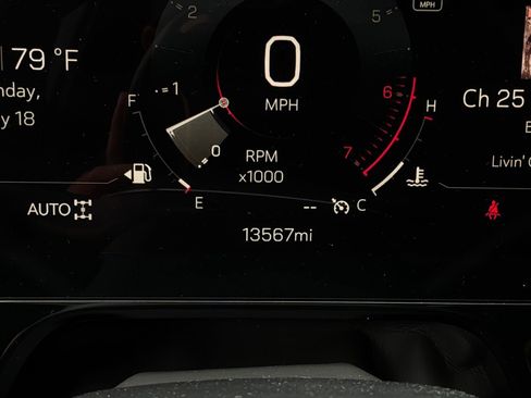 Used 2025 GMC Yukon AT4 w/ AT4 Premium Package AWD/4WD image 49