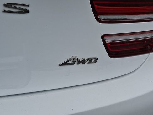 Used 2022 Genesis G80 2.5T w/ Prestige Package image 32