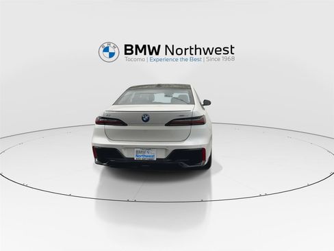 New 2026 BMW i7 xDrive60 AWD/4WD image 2