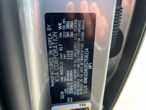 Used 2025 Kia Soul LX w/ LX Technology Package FWD image 27