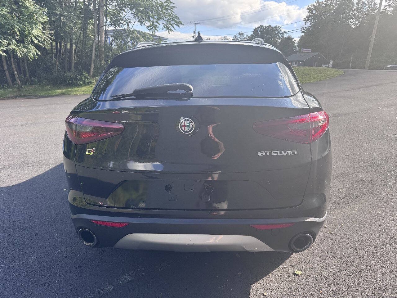 Used 2018 Alfa Romeo Stelvio Sport w/ Quick Order Package 22J Sport AWD/4WD image 3