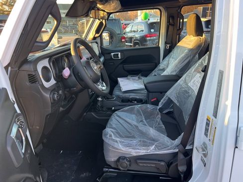 New 2026 Jeep Gladiator Sport image 21