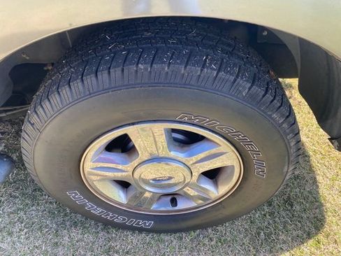 Used 2006 Ford Expedition XLT RWD image 22
