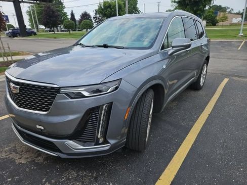 Certified 2020 Cadillac XT6 Premium Luxury AWD/4WD image 2