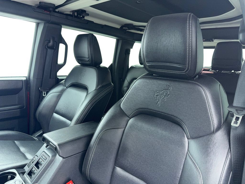 Used 2025 Ford Bronco Badlands AWD/4WD image 38