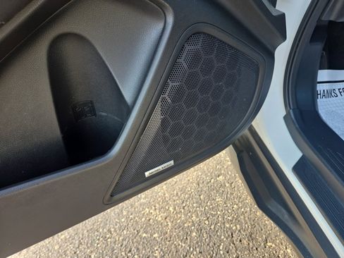 Used 2023 Subaru Outback Limited image 12