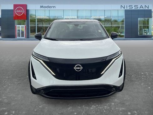 Used 2024 Nissan Ariya AWD image 2