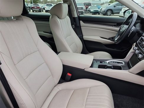 Used 2022 Honda Accord Touring image 19