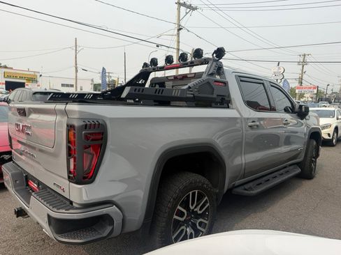 Used 2024 GMC Sierra 1500 AT4 w/ Technology Package AWD/4WD image 9