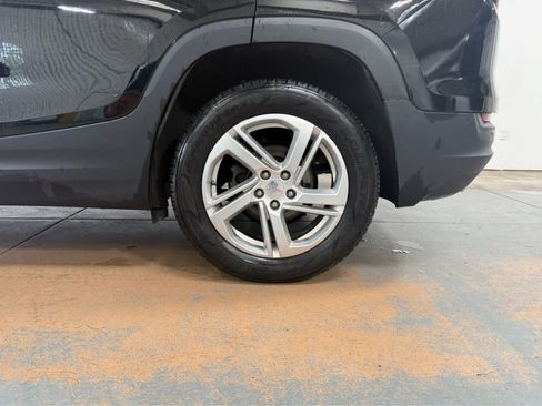 Used 2019 GMC Terrain SLE w/ GMC Pro Grade Package AWD/4WD image 10