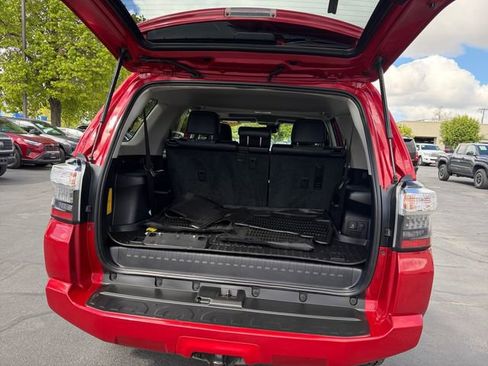 Used 2022 Toyota 4Runner SR5 Premium w/ Moonroof Package image 19