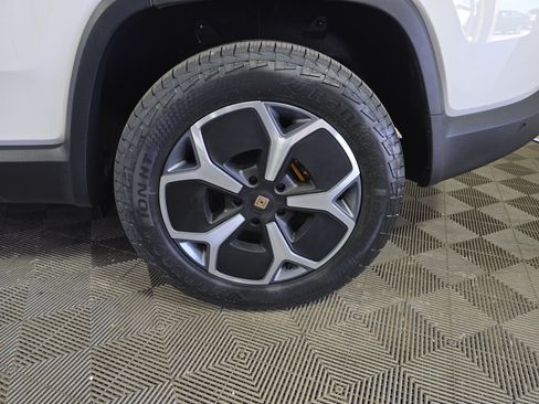 Used 2024 Rivian R1S Adventure AWD/4WD image 10