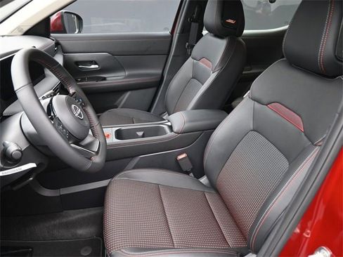 New 2025 Nissan Kicks SR w/ SR Premium Package image 19