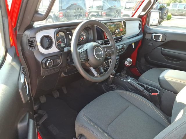 Used 2025 Jeep Wrangler Sport AWD/4WD image 15