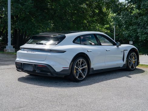 Used 2022 Porsche Taycan Turbo S AWD/4WD image 10