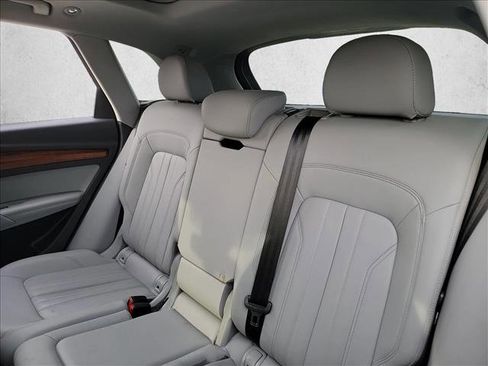 Used 2021 Audi Q5 Premium Plus w/ Premium Plus Package image 13