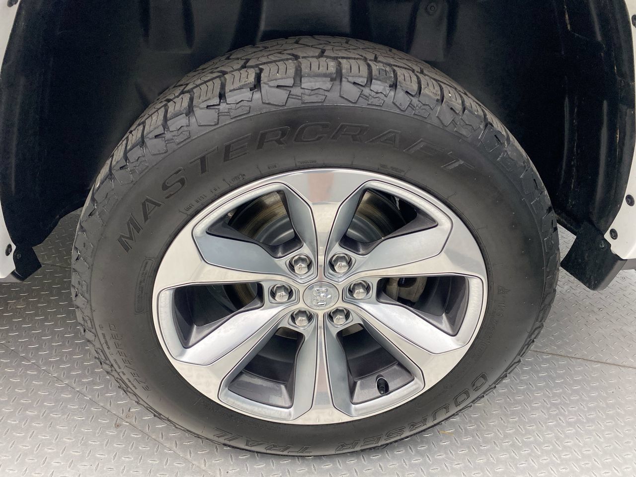 Used 2022 RAM 1500 Limited AWD/4WD image 10