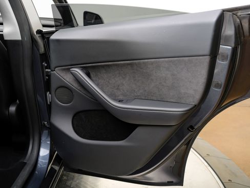 Used 2023 Tesla Model Y Long Range AWD/4WD image 58
