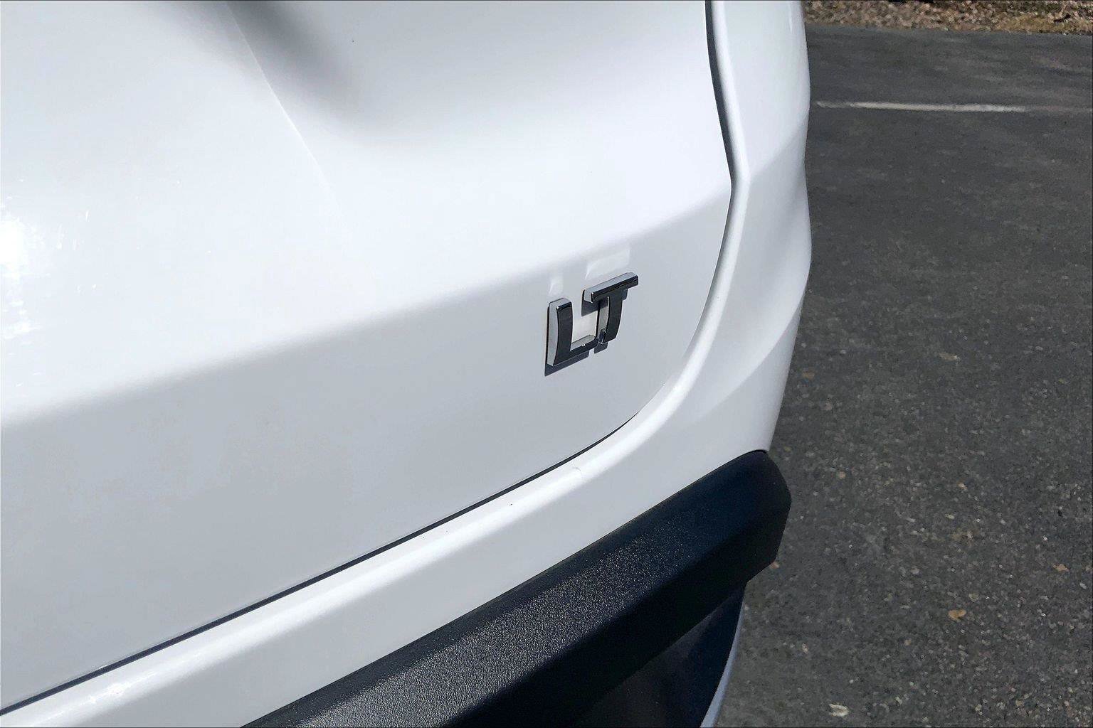 Used 2026 Chevrolet Trax LT FWD image 8