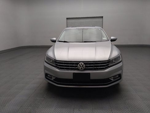 Used 2018 Volkswagen Passat 2.0T SE w/ SE Lighting Package image 15
