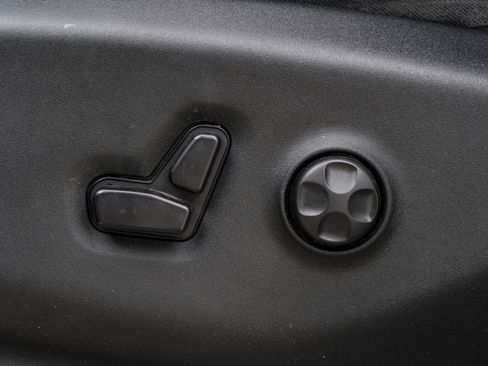 Used 2019 Chrysler Pacifica Touring-L Plus w/ Advanced Safetytec Group image 40