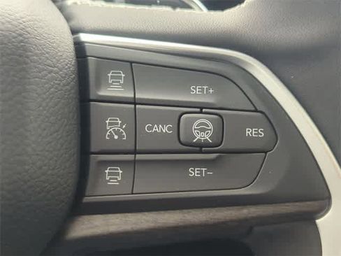 New 2026 Jeep Grand Cherokee Altitude image 25