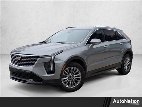 Used 2025 Cadillac XT4 Premium Luxury image 1