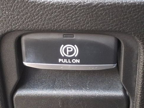 Used 2022 Jeep Wagoneer Series III w/ Premium Group I AWD/4WD image 25