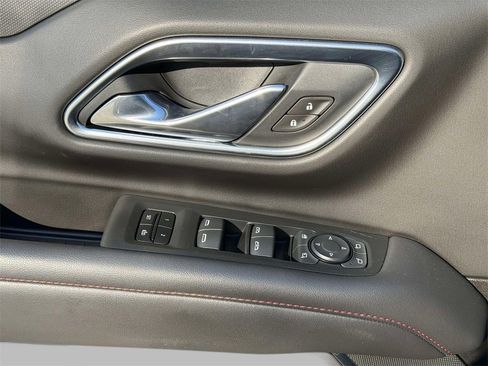 Used 2021 Chevrolet Suburban RST w/ Luxury Package image 23