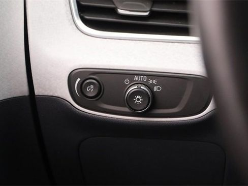 Used 2020 Chevrolet Bolt LT image 17